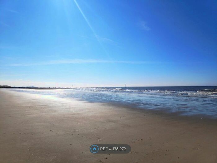 4 Bedroom Detached House To Rent In Ffordd Idwal, Prestatyn, LL19