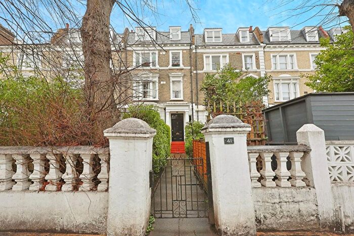 3 Bedroom Flat For Sale In Elsham Road, London, W14