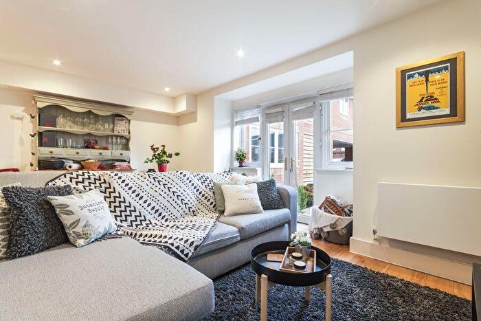 1 Bedroom Flat To Rent In Lily Court, Havelock Road, Wokingham, RG41