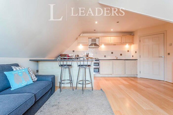 2 Bedroom Flat To Rent In High Street, Redhill, RH1