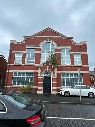 Detached House To Rent In Richmond Street, Ashton-Under-Lyne Manchester, OL6