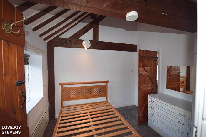 1 Bedroom Flat To Rent In Station Road, Kintbury, RG17