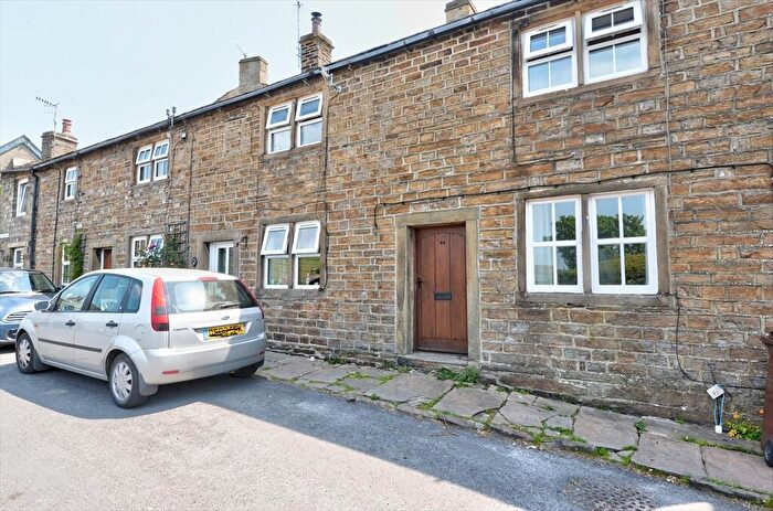 2 Bedroom Cottage To Rent In Main Street, Bradley, BD20