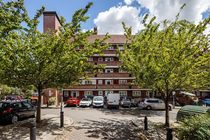 2 Bedroom Flat For Sale In Pembury Road, London, E5