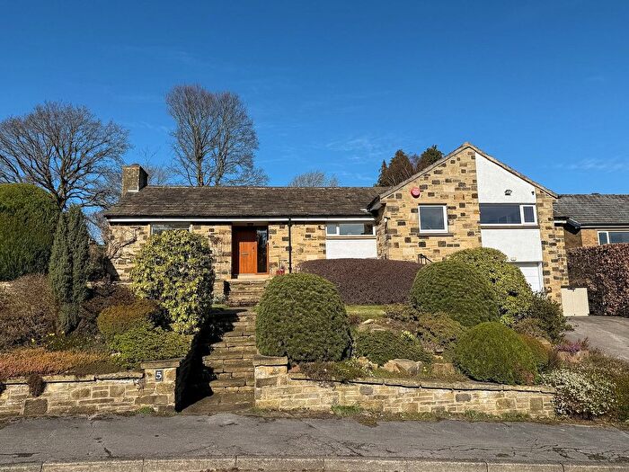 4 Bedroom Detached Bungalow For Sale In Crodingley, Thongsbridge, Holmfirth, HD9