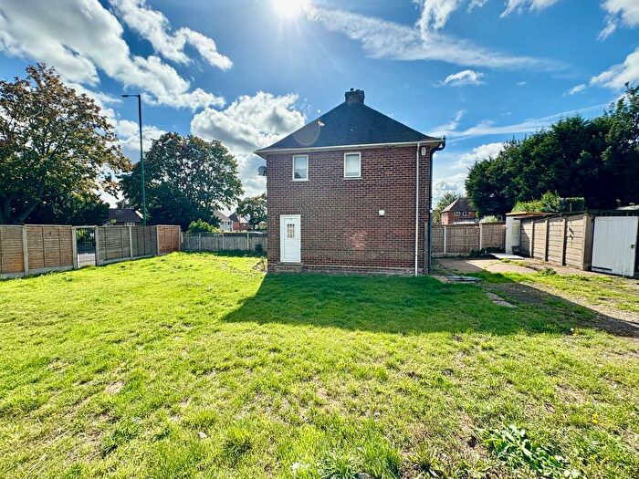 3 Bedroom End Of Terrace House To Rent In Broxtowe Lane, Nottingham, NG8
