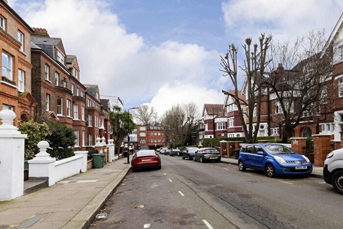 6 Bedroom Semi-Detached House To Rent In Frognal, Hampstead, NW3