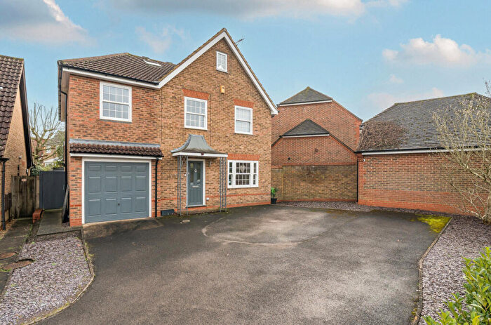 6 Bedroom Detached House For Sale In Carnation Drive, Winkfield Row, Bracknell, RG42