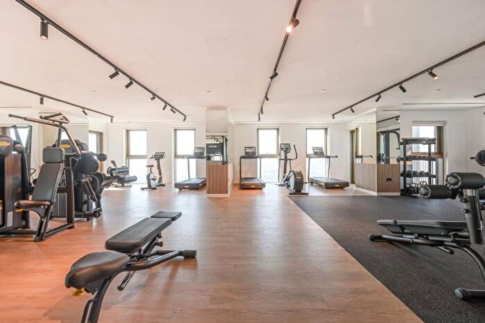 2 Bedroom Flat For Sale In One Thames Quay, Canary Wharf, London, E14