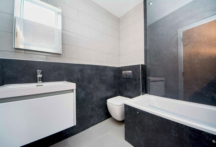 1 Bedroom Flat To Rent In New Street, Basingstoke, RG21