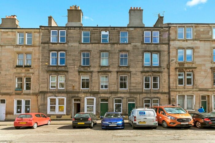 2 Bedroom Flat To Rent In Brunswick Street, Hillside, Edinburgh, EH7