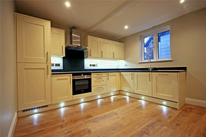 2 Bedroom Flat To Rent In High Street, Marlow, Buckinghamshire, SL7