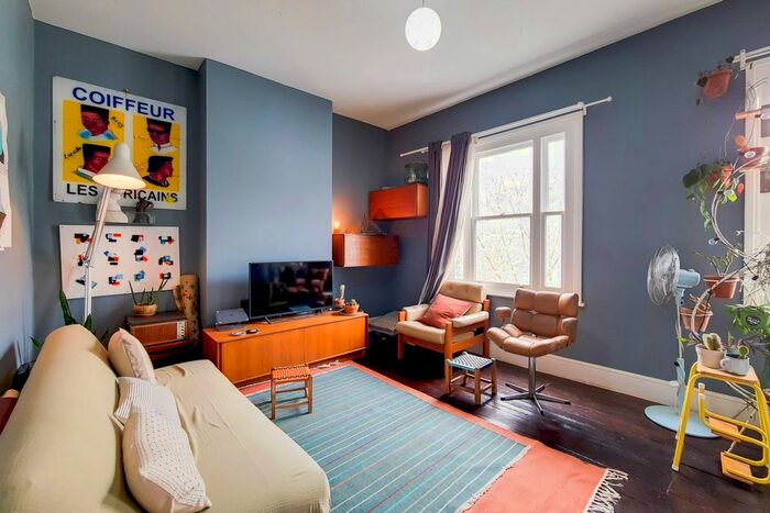 2 Bedroom Flat To Rent In Morrish Road, Brixton Hill, London, SW2