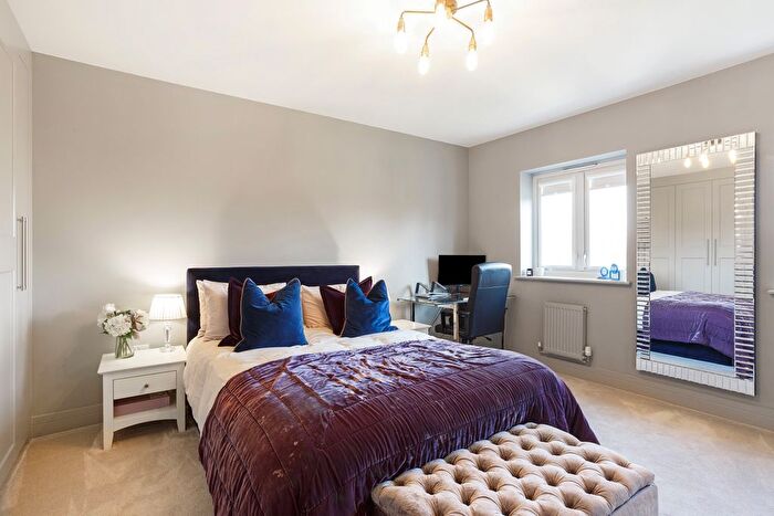 5 Bedroom Detached House For Sale In Osborne Way, Epsom, KT19