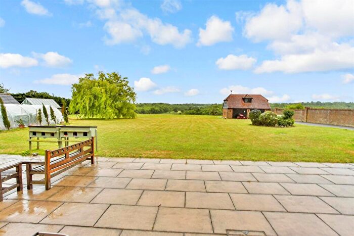 4 Bedroom Detached House For Sale In Eastling Road, Ospringe, Faversham, Kent, ME13