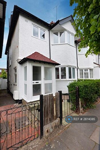 5 Bedroom Semi Detached House To Rent In St. Georges Road, London, NW11