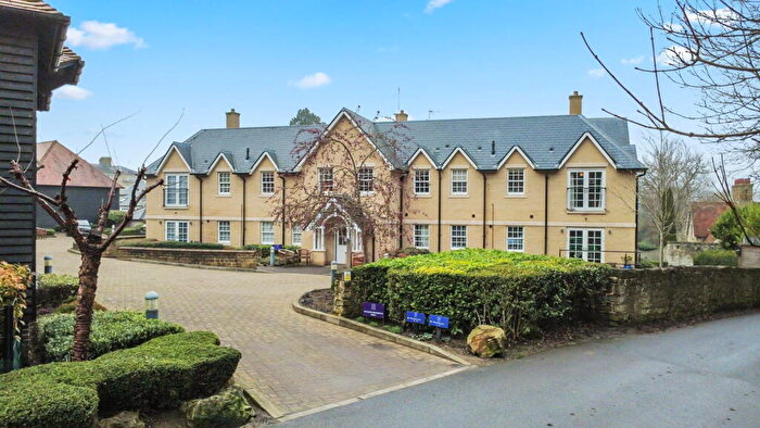 1 Bedroom Flat For Sale In Alexander Court, Mote Park, Maidstone, ME15