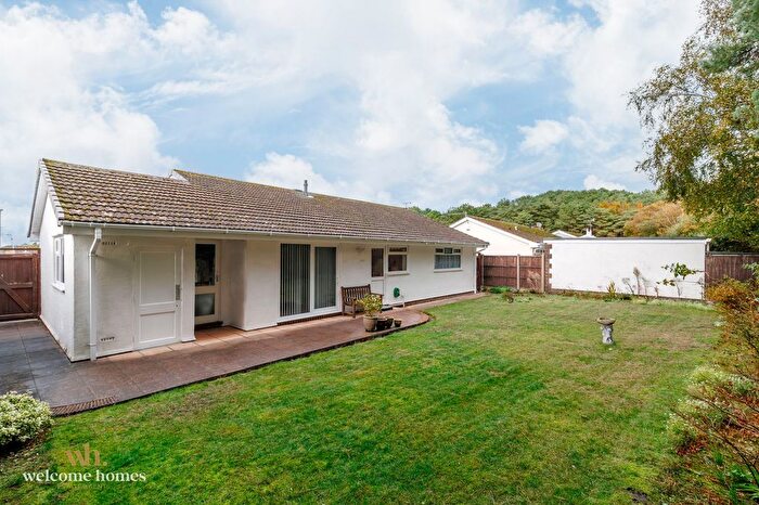 2 Bedroom Detached Bungalow For Sale In Hillside Drive, Christchurch, BH23