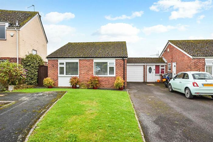 3 Bedroom Semi-Detached Bungalow For Sale In Grange Close, Fyfield, Andover, SP11