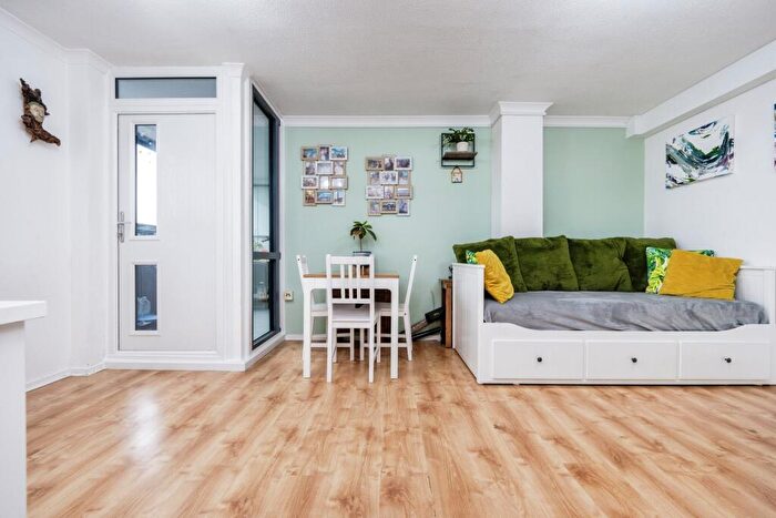 1 Bedroom Flat For Sale In Church Lane, Bedford, Bedfordshire, MK41