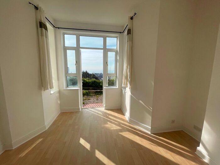 3 Bedroom Flat To Rent In The Promenade, Swansea, SA1