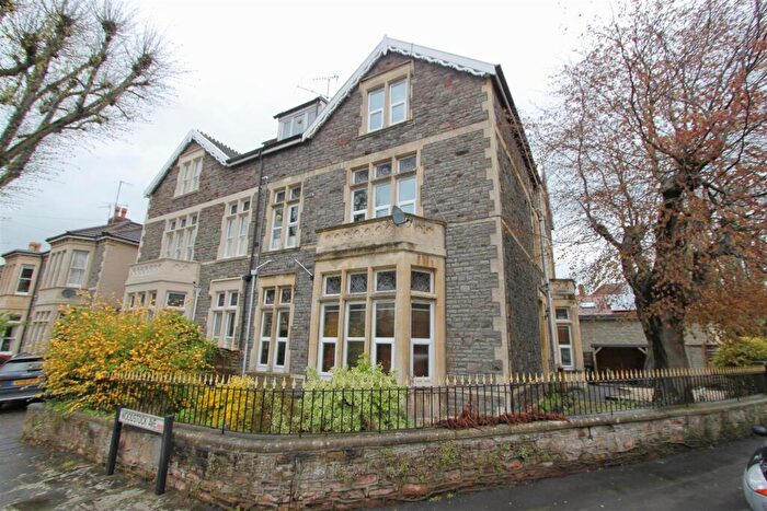 6 Bedroom Flat To Rent In Ravenswood Road, Bristol, BS6