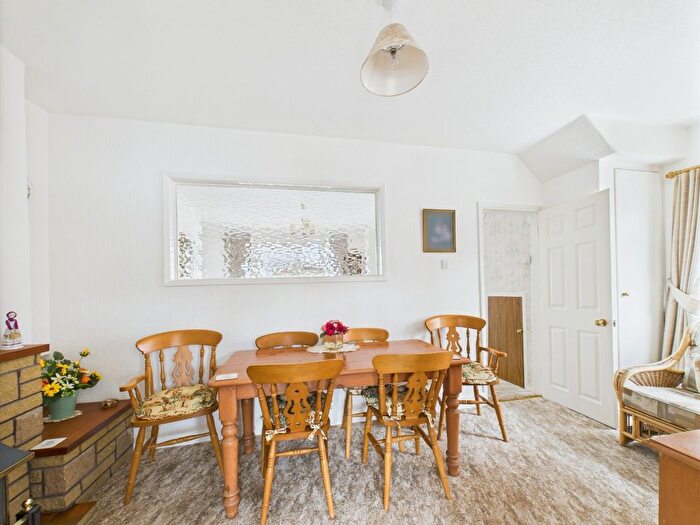 2 Bedroom Semi-Detached House For Sale In Sunningdale Road, Hessle, HU13