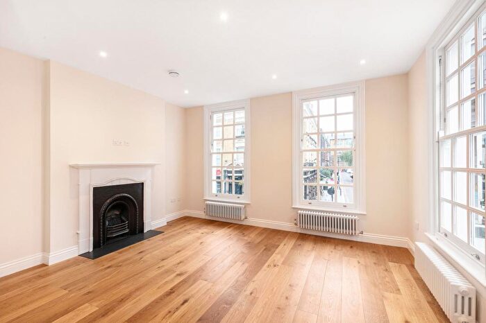 3 Bedroom Maisonette To Rent In Caledonian Road, London, N1