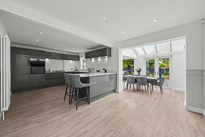 5 Bedroom Detached House For Sale In St. Davids Rise, Walton, Chesterfield, S40