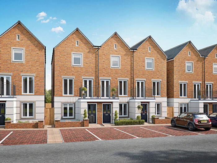 3 Bedroom Semi-Detached House For Sale In Anderson Way, Wick, Littlehampton, BN17