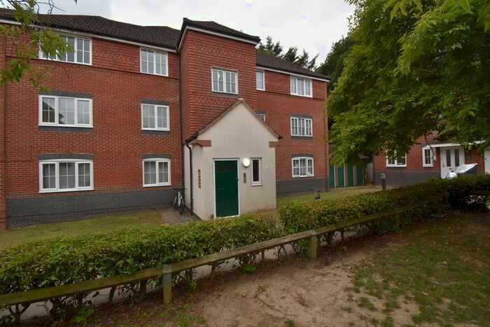 1 Bedroom Flat To Rent In Node Way Gardens, Welwyn, AL6