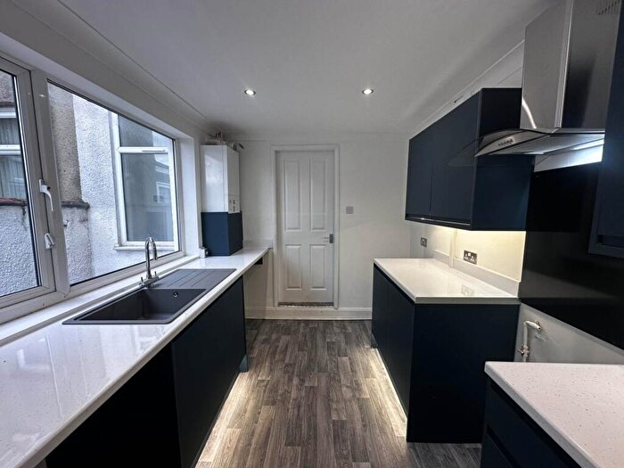 3 Bedroom Terraced House To Rent In Convamore Road, Grimsby, DN32