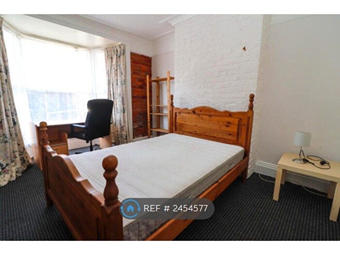 5 Bedroom Terraced House To Rent In Milton Road, Southampton, SO15