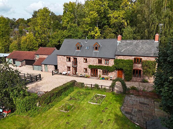 7 Bedroom Detached House For Sale In Lower Common, Aylburton, Lydney, GL15