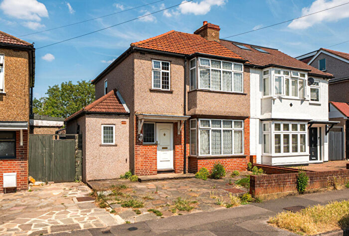 3 Bedroom Semi Detached House For Sale In Lavender Avenue, Worcester Park, KT4