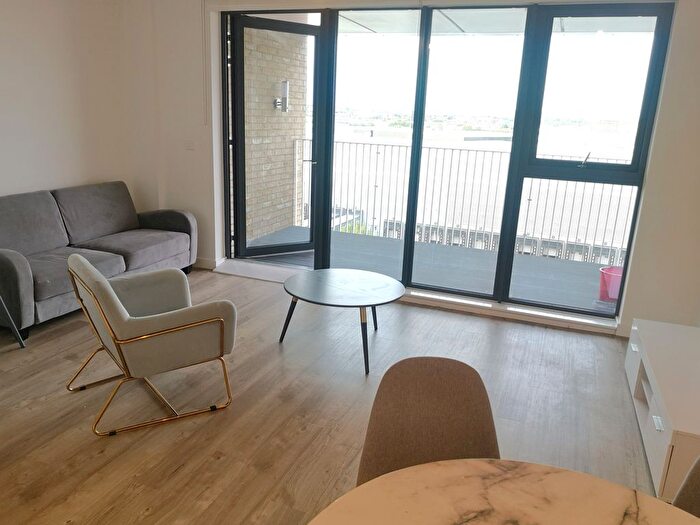 2 Bedroom Flat To Rent In Baronet House, Lakeside Drive, London, NW10