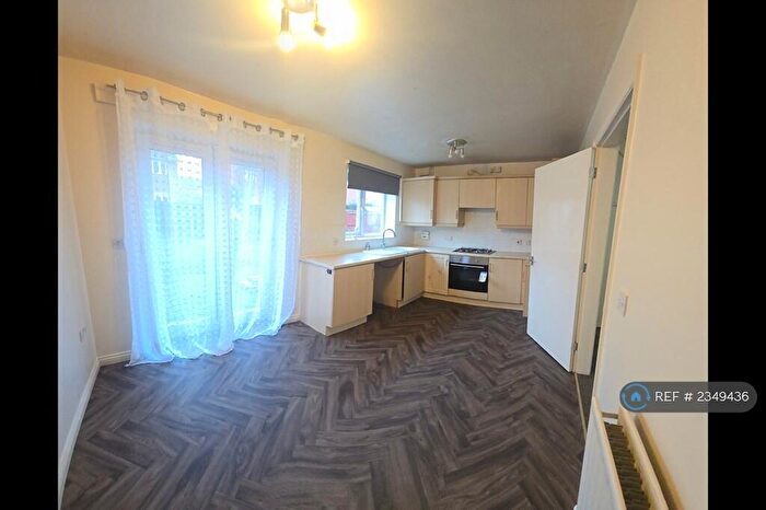 3 Bedroom Semi-Detached House To Rent In Grange Close, Leicester, LE2