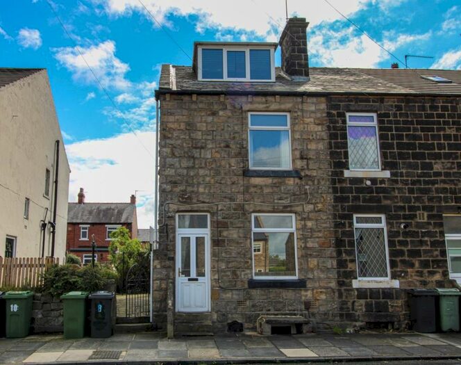 2 Bedroom Terraced House To Rent In Park Avenue, Yeadon, Leeds, LS19