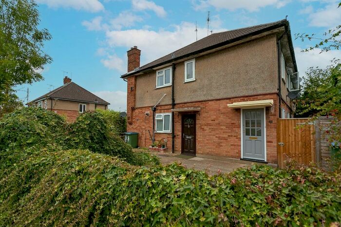 2 Bedroom Maisonette To Rent In Poundfield, Watford, Hertfordshire, WD25