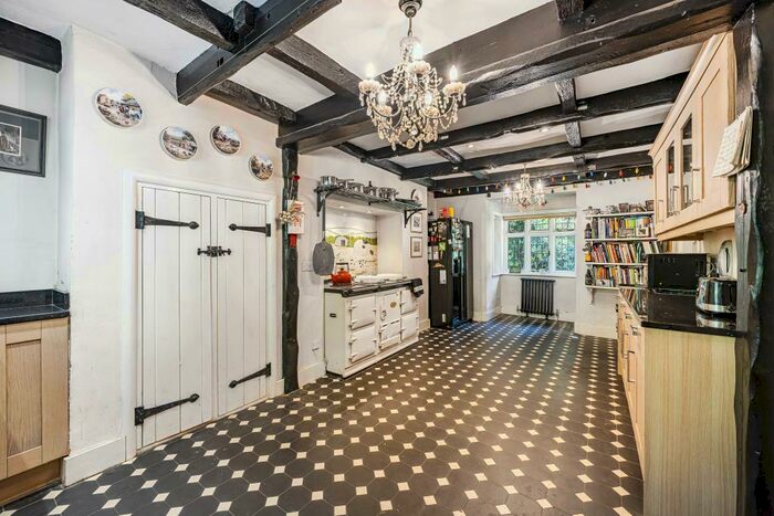 4 Bedroom Detached House For Sale In Stockcross, Berkshire, RG20