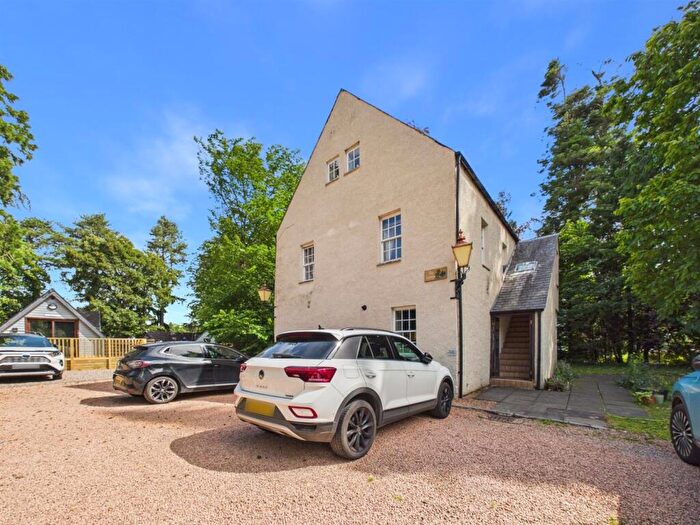 2 Bedroom Maisonette For Sale In Flat, The Lodge, Bleachers Way, Huntingtowerfield, PH1
