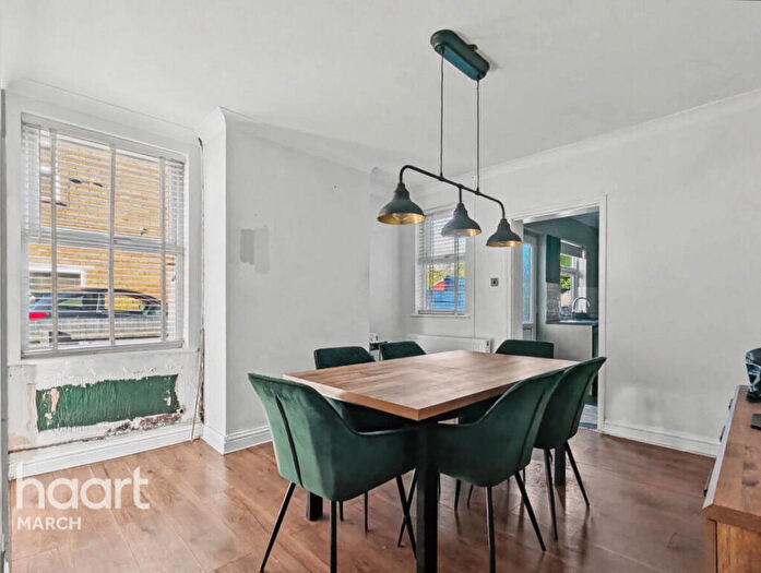 3 Bedroom Semi Detached House For Sale In New Park, March, PE15