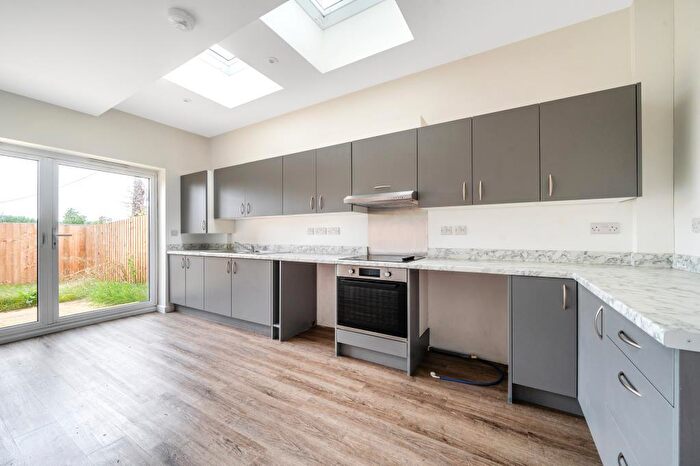 1 Bedroom Flat To Rent In Woodstock, Oxfordshire, OX20