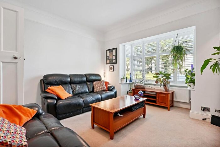 3 Bedroom Semi-Detached House For Sale In Carshalton Road, Sutton, SM1