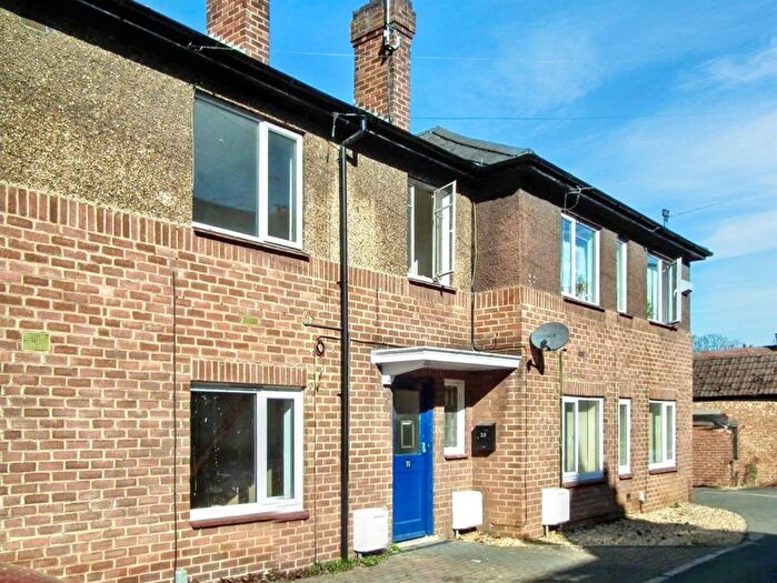 2 Bedroom Apartment To Rent In Bowling Green Avenue, Kettering, NN15