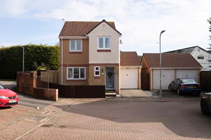 3 Bedroom Detached House For Sale In Thistle Close, Barry, CF62