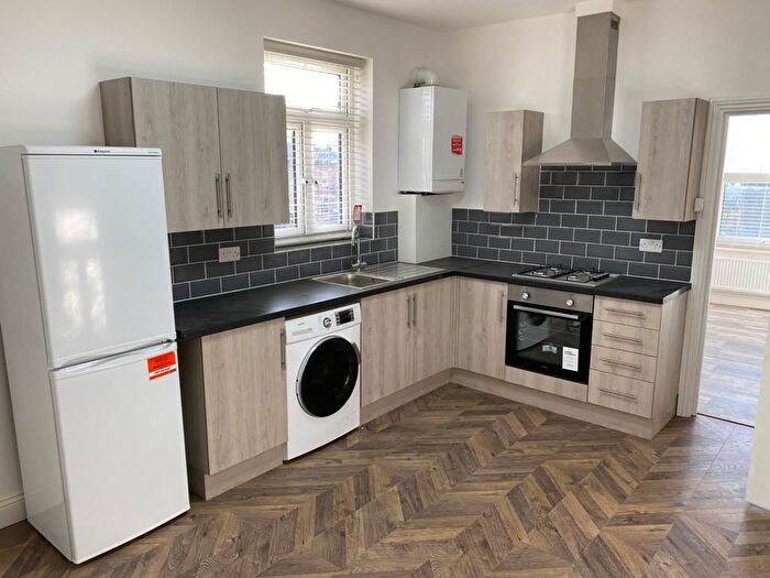 3 Bedroom Flat To Rent In Selborne Road, IG1