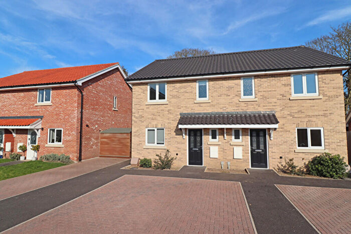 3 Bedroom Semi-Detached House For Sale In Prior Gardens, Bentley, IP9