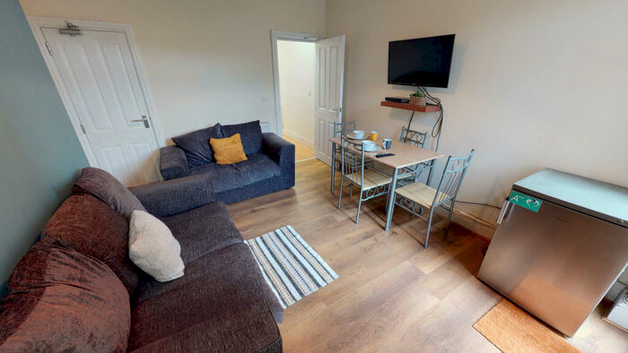 3 Bedroom Terraced House To Rent In Charles St West | Student House | /, LN1