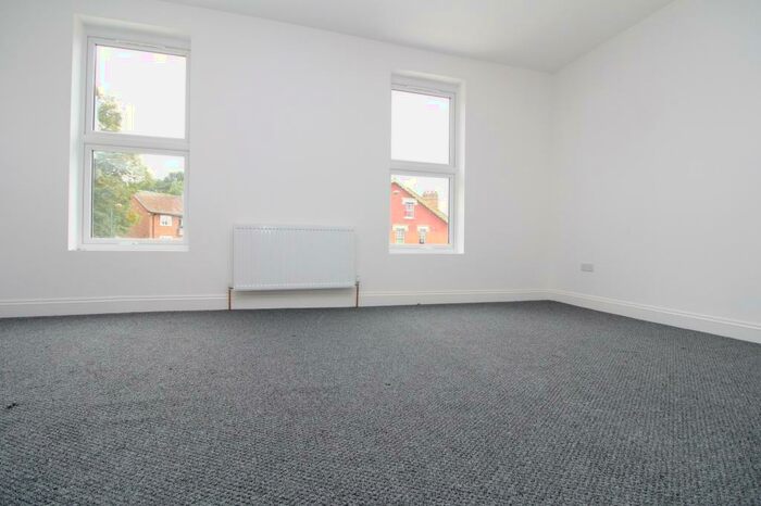 2 Bedroom Apartment To Rent In Eglinton Hill, Woolwich, SE18